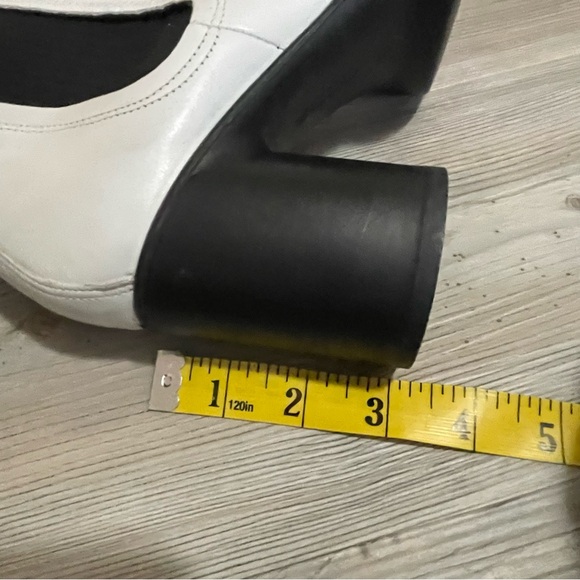 Ecco White and Black Ankle Boots - Picture 8 of 15